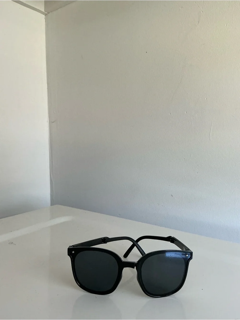 Classic Black Men's Sunglasses - Timeless Polarized Style